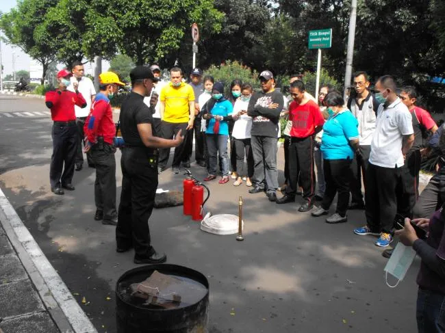 LATIHAN PEMADAM KEBAKARAN PENYEWA MENARA 1 & 2, BINA SENTRA DAN HOTEL BIDAKARA